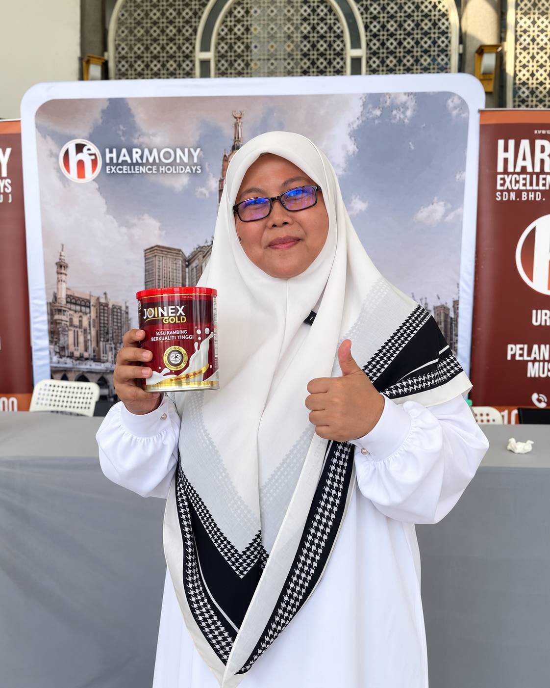 Tokoh promosi Joinex Gold